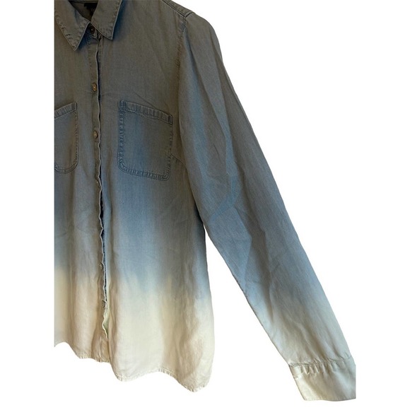 J. Jill Denim Women’s Size XS Chambray Dip Dye Button Up Shirt Abalone Buttons - Picture 3 of 7